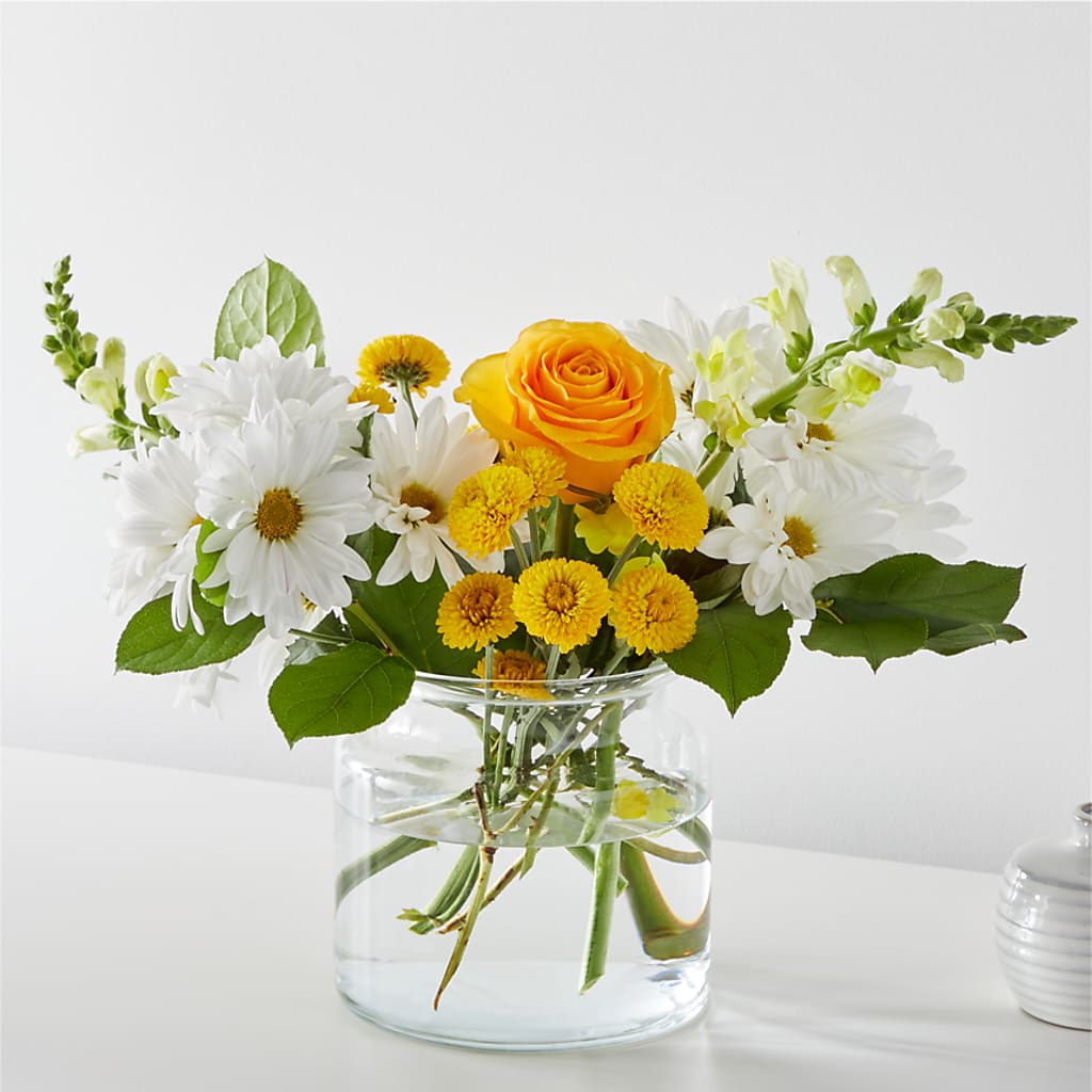 Sun Salutation Bouquet – White Eagle Flowers, Chicago IL