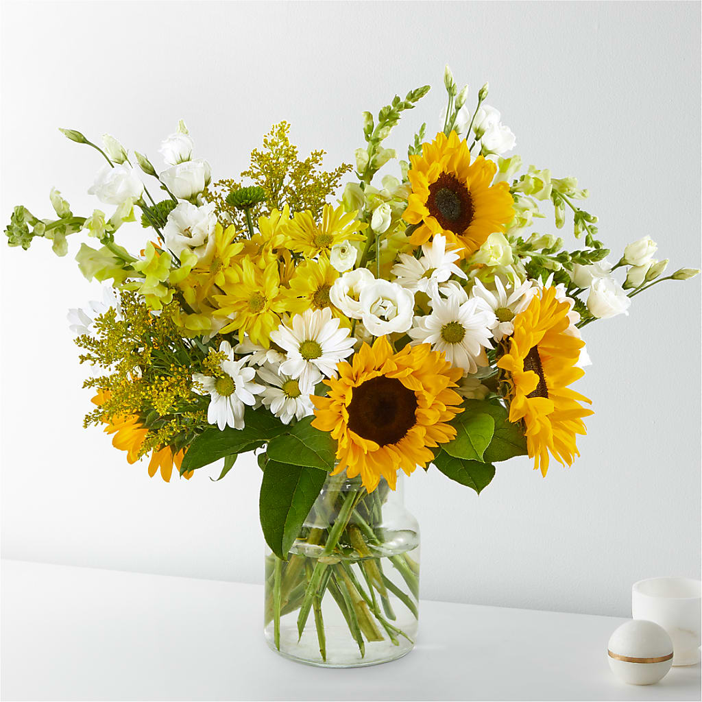 Hello Sunshine Bouquet – White Eagle Flowers, Chicago IL