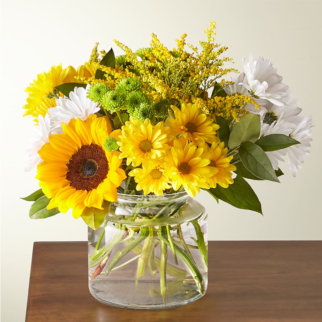 Hello Sunshine Bouquet – White Eagle Flowers, Chicago IL