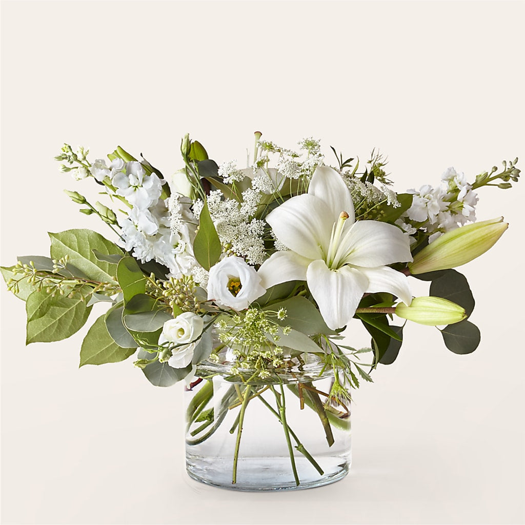 Alluring Elegance Bouquet – White Eagle Flowers, Chicago IL