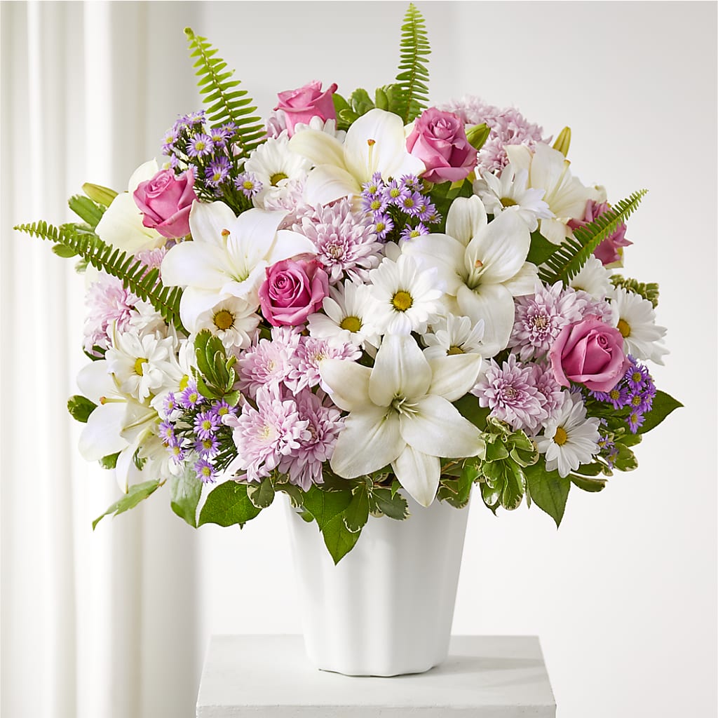 Warmest Thoughts Tabletop Basket – White Eagle Flowers, Chicago IL