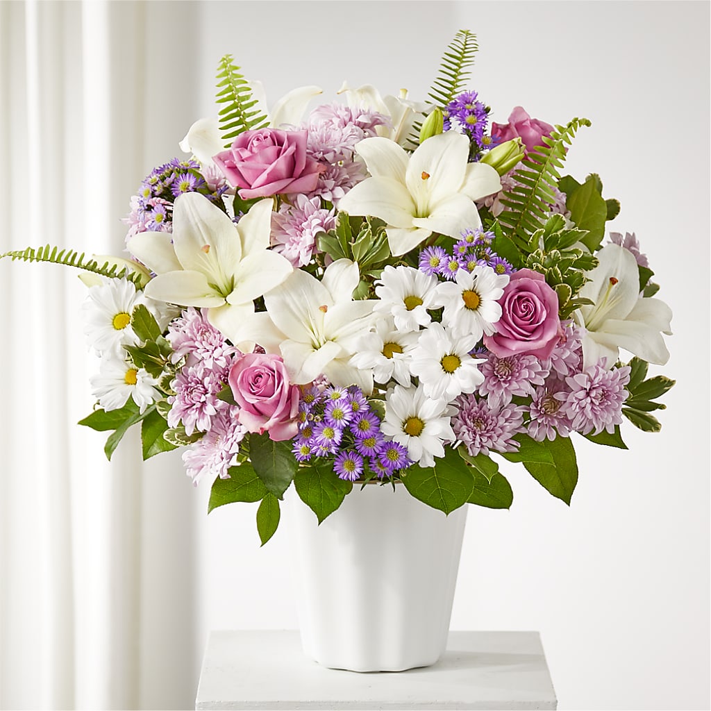 Warmest Thoughts Tabletop Basket – White Eagle Flowers, Chicago IL
