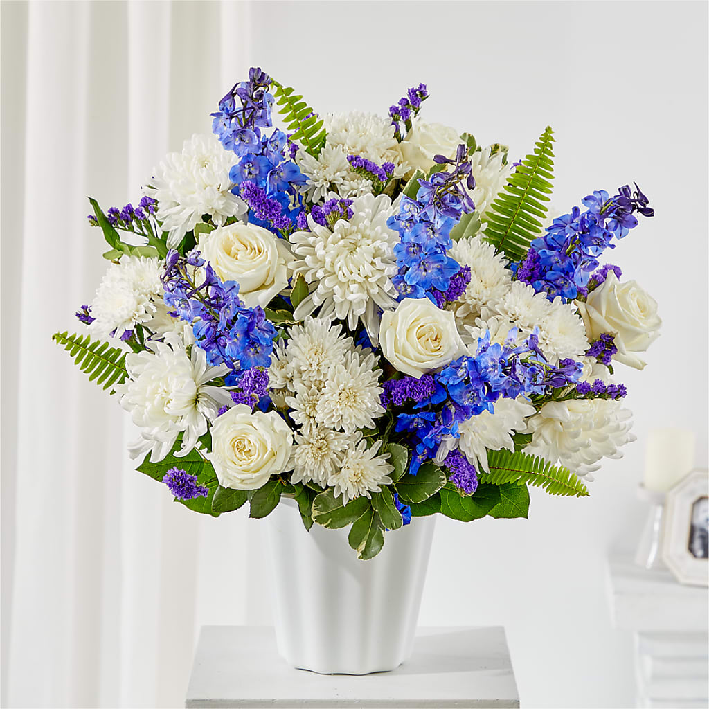 Hold Dear Tabletop Basket – White Eagle Flowers, Chicago IL
