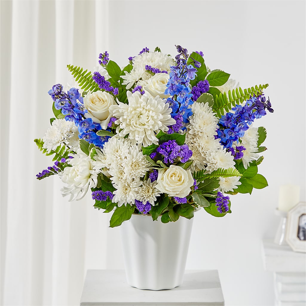Hold Dear Tabletop Basket – White Eagle Flowers, Chicago IL