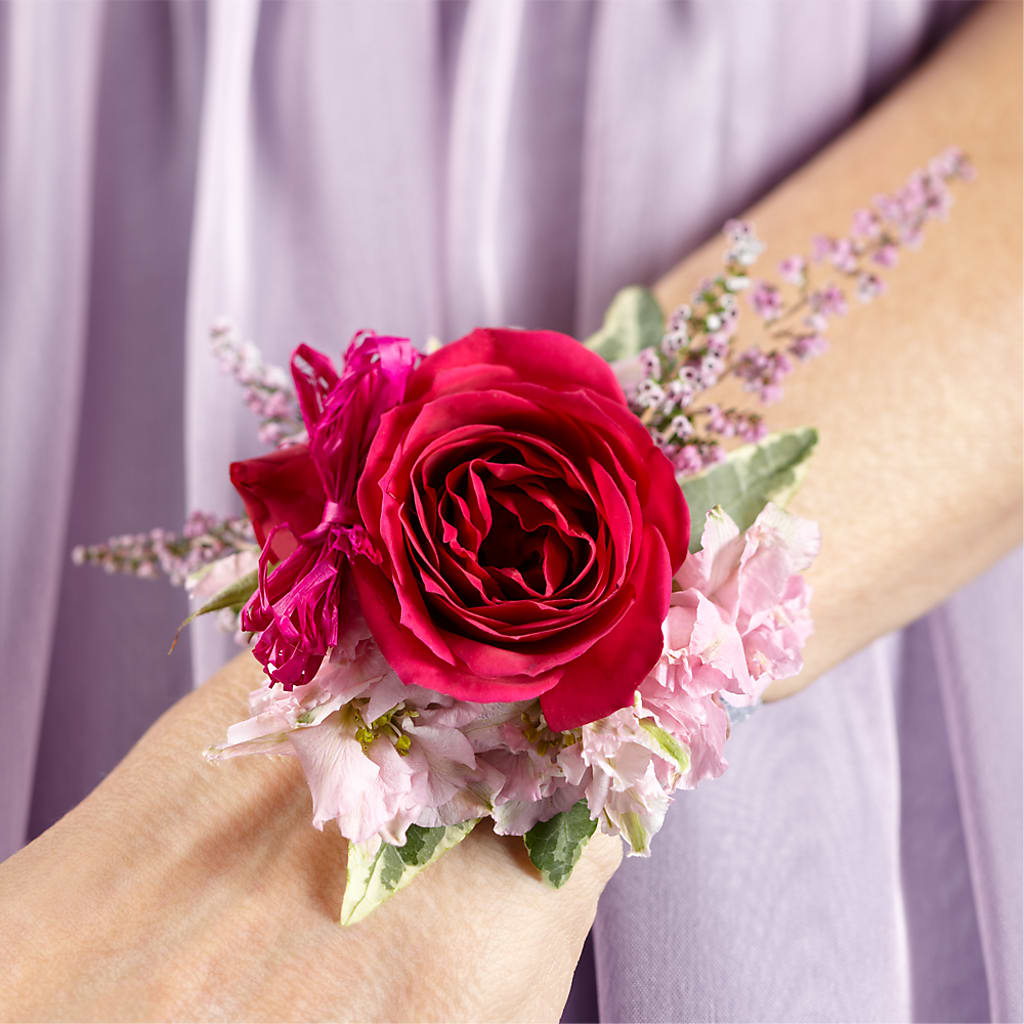 Rose Charm Corsage – White Eagle Flowers, Chicago IL
