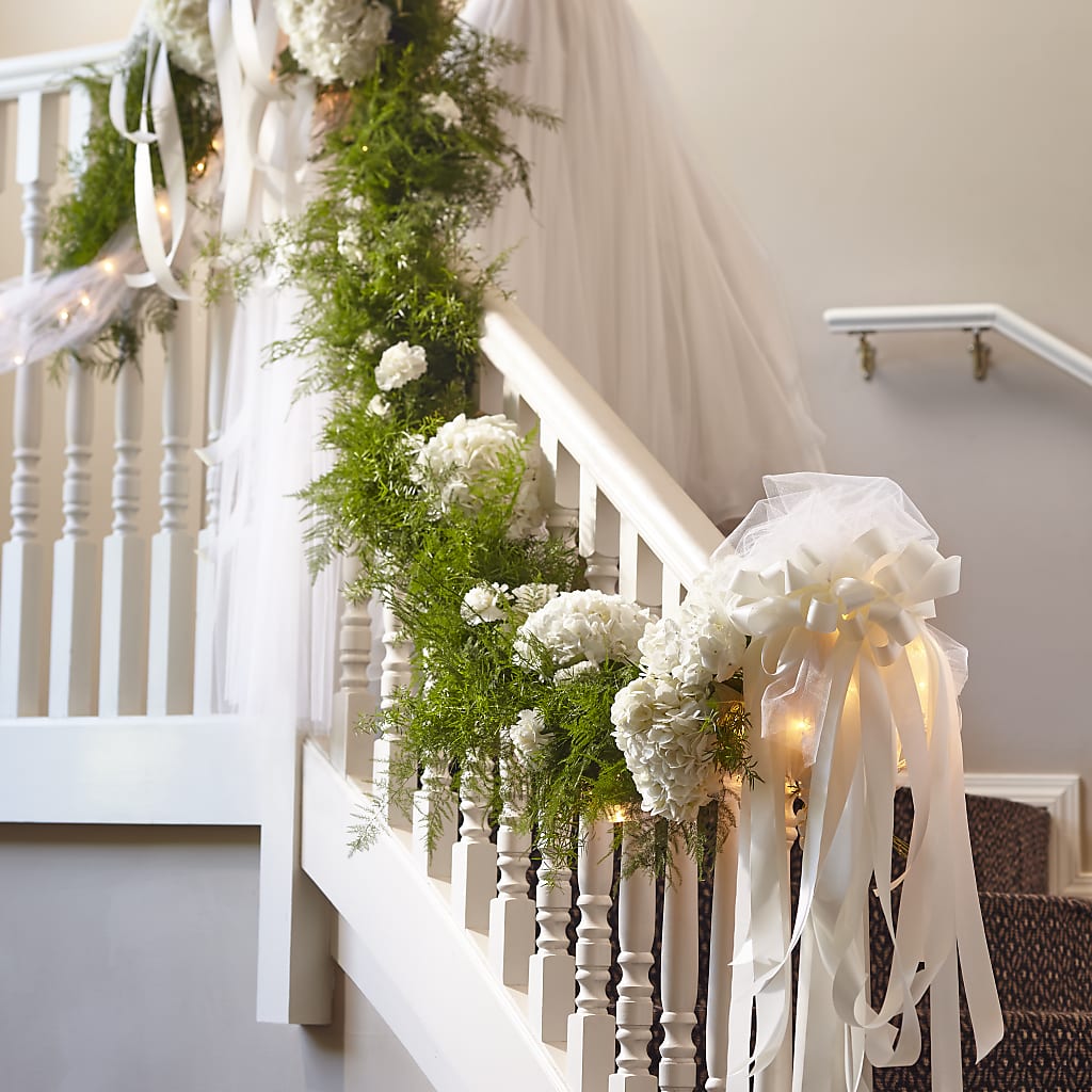 Champagne Dreams Garland – White Eagle Flowers, Chicago IL