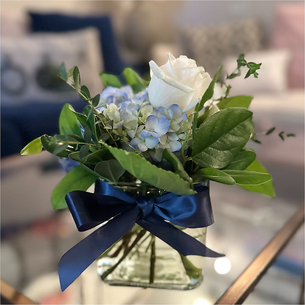 Sky Blue Delight Bouquet –  White Eagle Flowers, Chicago IL