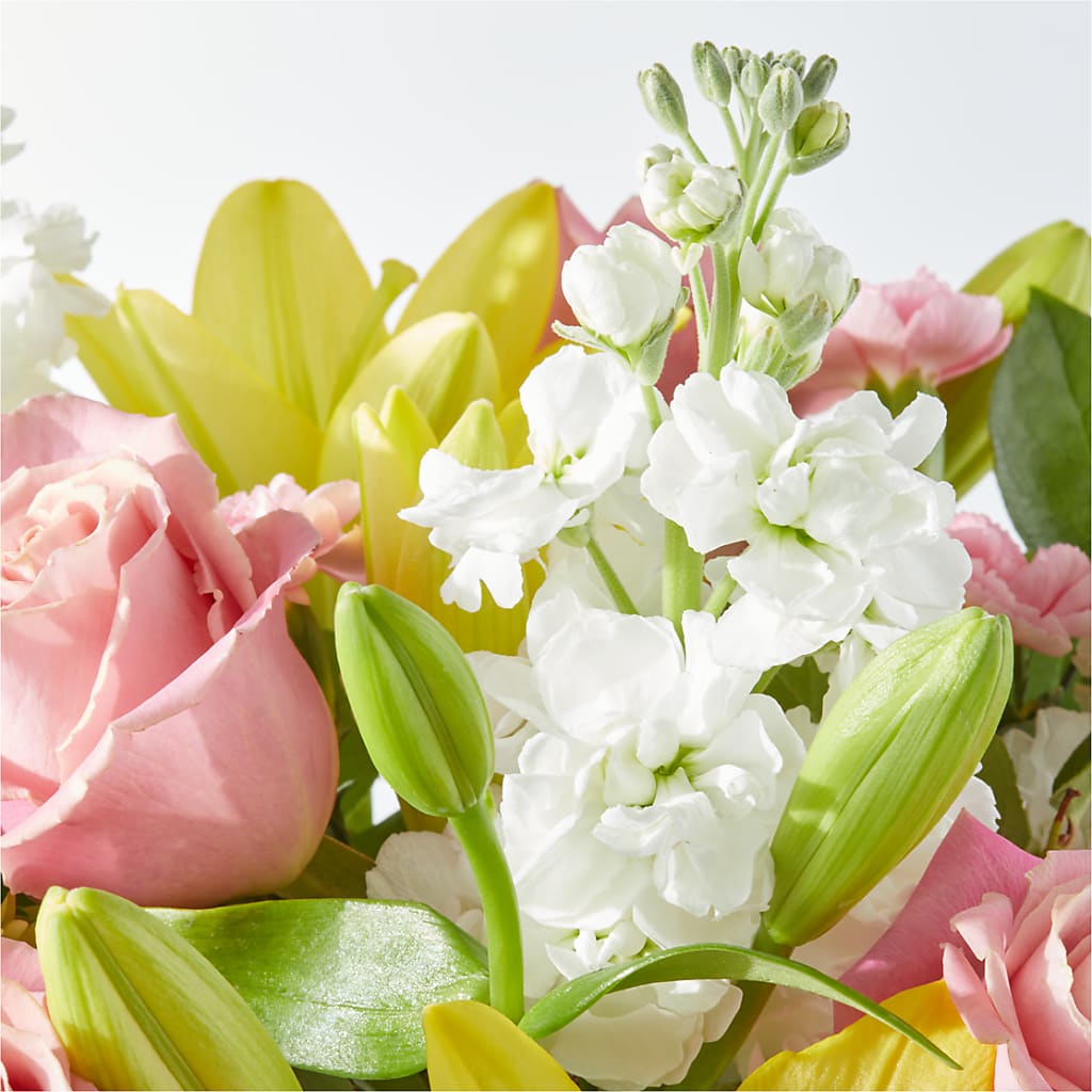 Garden Delight Bouquet –  White Eagle Flowers, Chicago IL