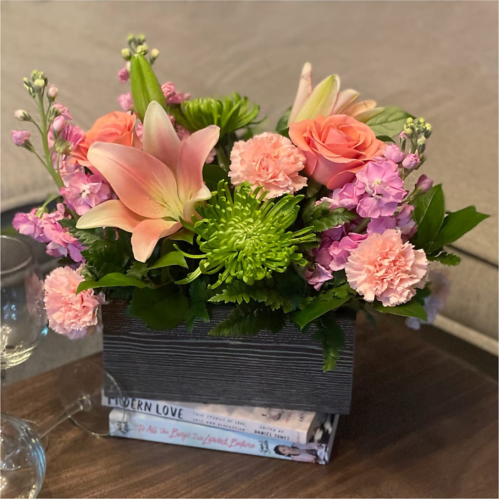 Beautiful Spirit Basket –  White Eagle Flowers, Chicago IL